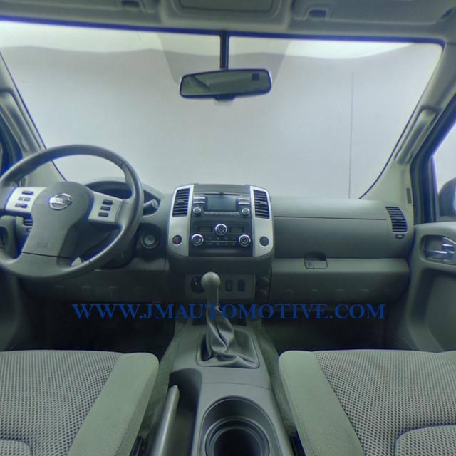 Used Nissan Frontier 4WD Crew Cab SWB Manual SV 2013 | J&M Automotive Sls&Svc LLC. Naugatuck, Connecticut Used Nissan Frontier 4WD Crew Cab SWB Manual SV 2013 | J&M Automotive Sls&Svc LLC. Naugatuck, Connecticut