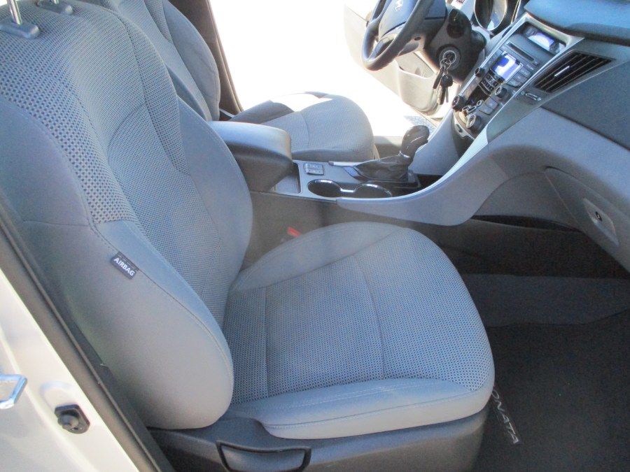 2013 Hyundai Sonata 4dr Sdn 2.4L Auto GLS PZEV, available for sale in Massapequa, New York | South Shore Auto Brokers & Sales. Massapequa, New York 2013 Hyundai Sonata 4dr Sdn 2.4L Auto GLS PZEV, available for sale in Massapequa, New York | South Shore Auto Brokers & Sales. Massapequa, New York