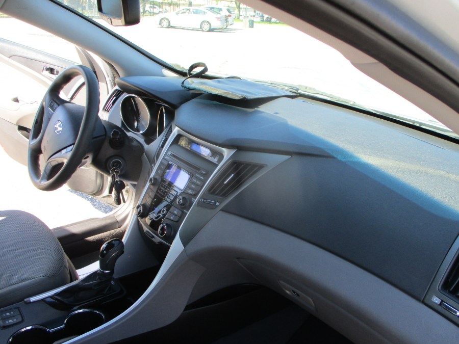 2013 Hyundai Sonata 4dr Sdn 2.4L Auto GLS PZEV, available for sale in Massapequa, New York | South Shore Auto Brokers & Sales. Massapequa, New York 2013 Hyundai Sonata 4dr Sdn 2.4L Auto GLS PZEV, available for sale in Massapequa, New York | South Shore Auto Brokers & Sales. Massapequa, New York