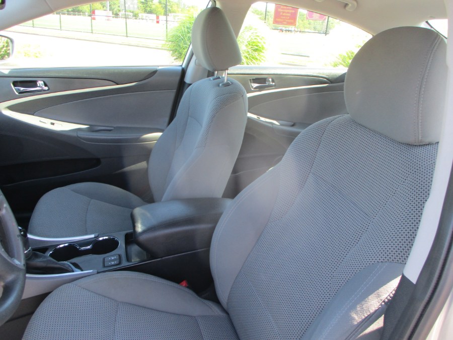 2013 Hyundai Sonata 4dr Sdn 2.4L Auto GLS PZEV, available for sale in Massapequa, New York | South Shore Auto Brokers & Sales. Massapequa, New York 2013 Hyundai Sonata 4dr Sdn 2.4L Auto GLS PZEV, available for sale in Massapequa, New York | South Shore Auto Brokers & Sales. Massapequa, New York