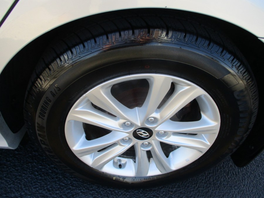 2013 Hyundai Sonata 4dr Sdn 2.4L Auto GLS PZEV, available for sale in Massapequa, New York | South Shore Auto Brokers & Sales. Massapequa, New York 2013 Hyundai Sonata 4dr Sdn 2.4L Auto GLS PZEV, available for sale in Massapequa, New York | South Shore Auto Brokers & Sales. Massapequa, New York
