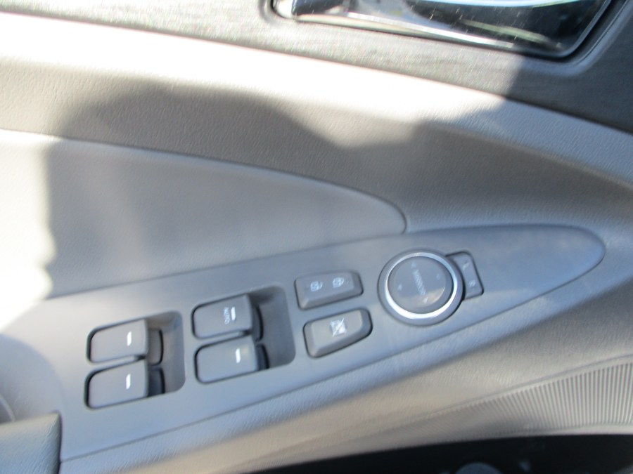 2013 Hyundai Sonata 4dr Sdn 2.4L Auto GLS PZEV, available for sale in Massapequa, New York | South Shore Auto Brokers & Sales. Massapequa, New York 2013 Hyundai Sonata 4dr Sdn 2.4L Auto GLS PZEV, available for sale in Massapequa, New York | South Shore Auto Brokers & Sales. Massapequa, New York