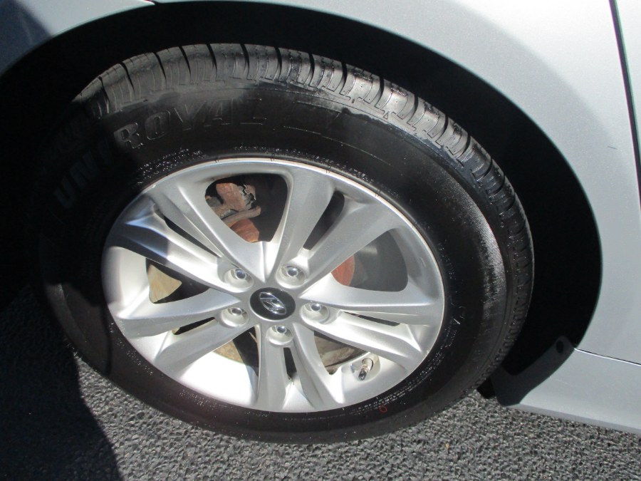 2013 Hyundai Sonata 4dr Sdn 2.4L Auto GLS PZEV, available for sale in Massapequa, New York | South Shore Auto Brokers & Sales. Massapequa, New York 2013 Hyundai Sonata 4dr Sdn 2.4L Auto GLS PZEV, available for sale in Massapequa, New York | South Shore Auto Brokers & Sales. Massapequa, New York