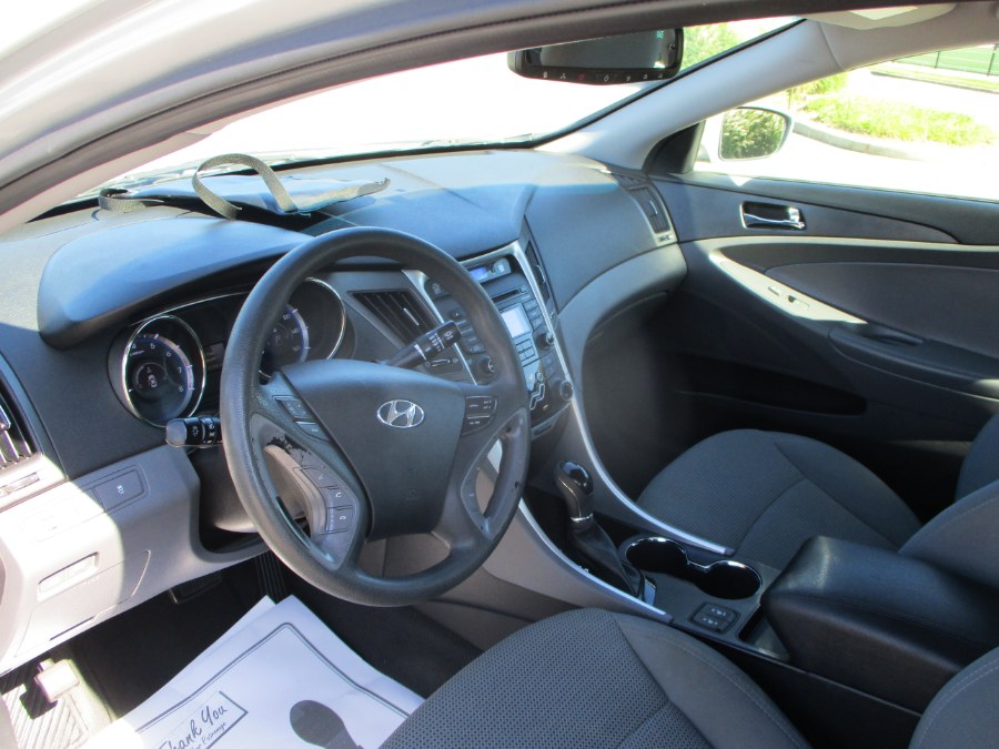 2013 Hyundai Sonata 4dr Sdn 2.4L Auto GLS PZEV, available for sale in Massapequa, New York | South Shore Auto Brokers & Sales. Massapequa, New York 2013 Hyundai Sonata 4dr Sdn 2.4L Auto GLS PZEV, available for sale in Massapequa, New York | South Shore Auto Brokers & Sales. Massapequa, New York