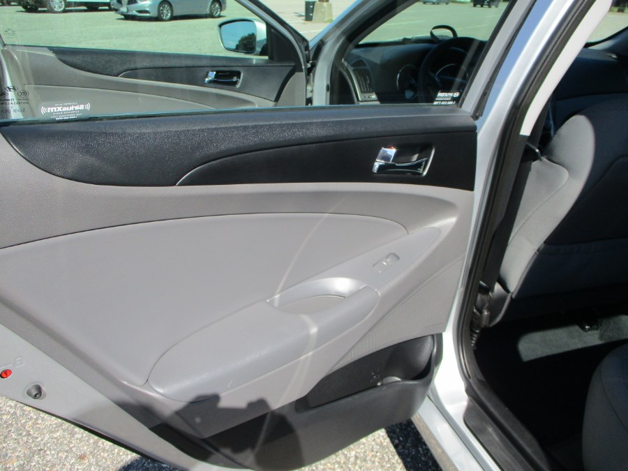 2013 Hyundai Sonata 4dr Sdn 2.4L Auto GLS PZEV, available for sale in Massapequa, New York | South Shore Auto Brokers & Sales. Massapequa, New York 2013 Hyundai Sonata 4dr Sdn 2.4L Auto GLS PZEV, available for sale in Massapequa, New York | South Shore Auto Brokers & Sales. Massapequa, New York