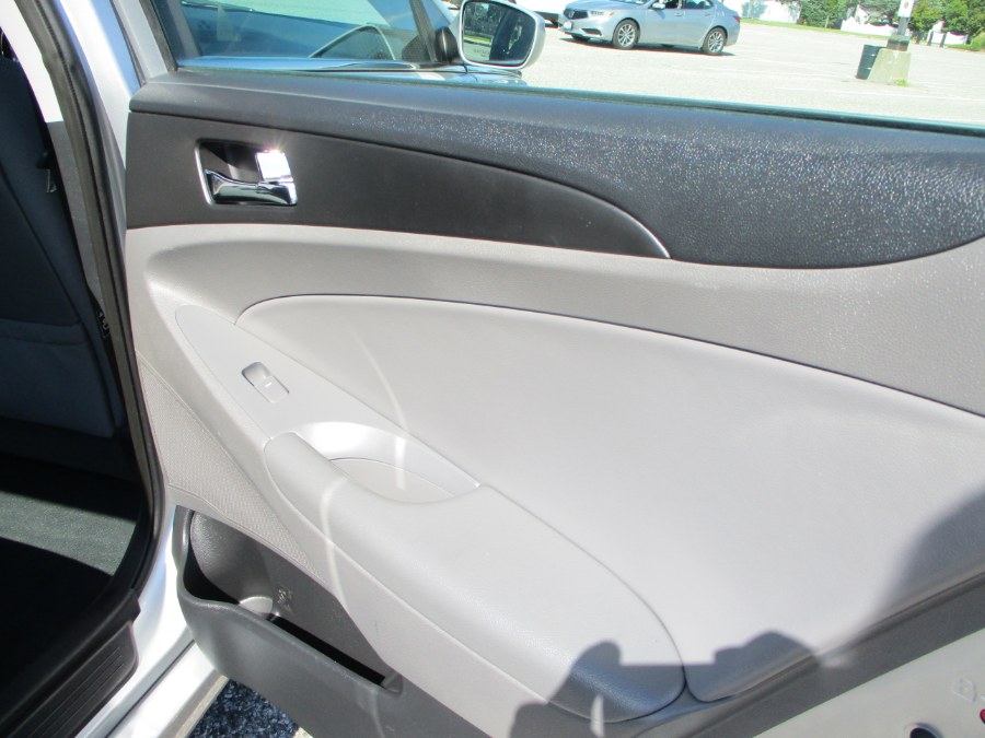 2013 Hyundai Sonata 4dr Sdn 2.4L Auto GLS PZEV, available for sale in Massapequa, New York | South Shore Auto Brokers & Sales. Massapequa, New York 2013 Hyundai Sonata 4dr Sdn 2.4L Auto GLS PZEV, available for sale in Massapequa, New York | South Shore Auto Brokers & Sales. Massapequa, New York
