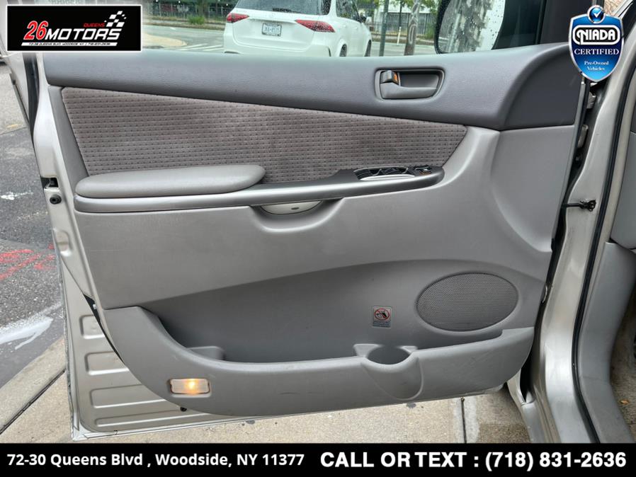 Used Toyota Sienna 5dr LE FWD 7-Passenger 2006 | 26 Motors Queens. Woodside, New York Used Toyota Sienna 5dr LE FWD 7-Passenger 2006 | 26 Motors Queens. Woodside, New York