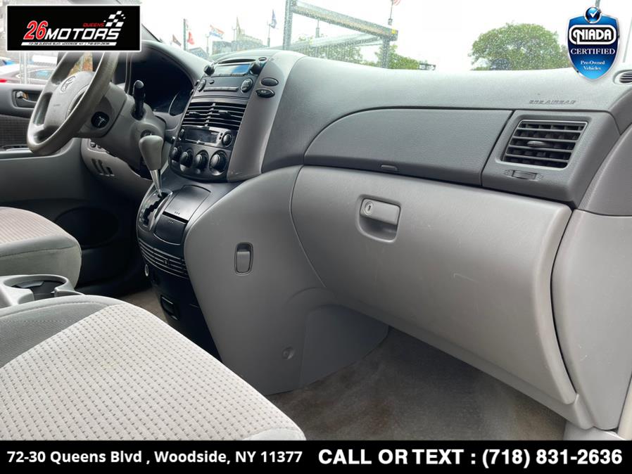 Used Toyota Sienna 5dr LE FWD 7-Passenger 2006 | 26 Motors Queens. Woodside, New York Used Toyota Sienna 5dr LE FWD 7-Passenger 2006 | 26 Motors Queens. Woodside, New York