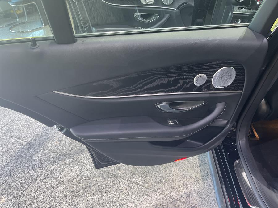 Used Mercedes-Benz E-Class E 300 4MATIC Sedan 2018 | Dream Car Gallery. Woodbury, New York Used Mercedes-Benz E-Class E 300 4MATIC Sedan 2018 | Dream Car Gallery. Woodbury, New York