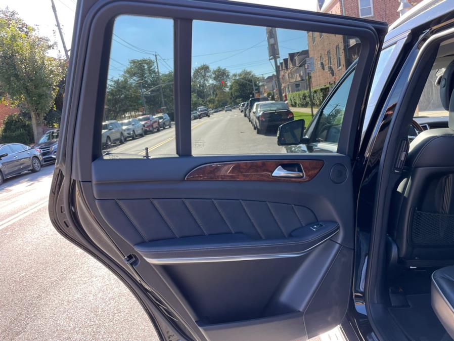 2013 Mercedes-Benz GL-Class 4MATIC 4dr GL 550, available for sale in Brooklyn, New York | Worlds Best Auto Inc. Brooklyn, New York 2013 Mercedes-Benz GL-Class 4MATIC 4dr GL 550, available for sale in Brooklyn, New York | Worlds Best Auto Inc. Brooklyn, New York
