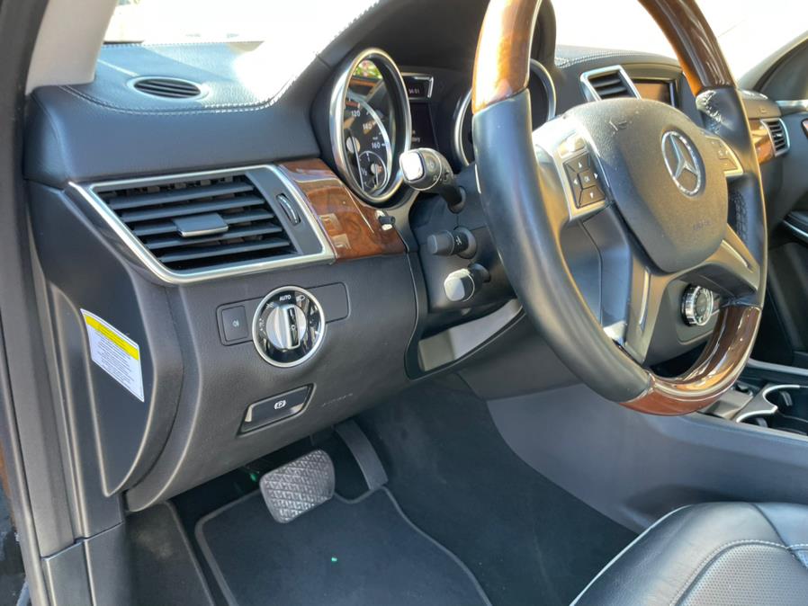 2013 Mercedes-Benz GL-Class 4MATIC 4dr GL 550, available for sale in Brooklyn, New York | Worlds Best Auto Inc. Brooklyn, New York 2013 Mercedes-Benz GL-Class 4MATIC 4dr GL 550, available for sale in Brooklyn, New York | Worlds Best Auto Inc. Brooklyn, New York