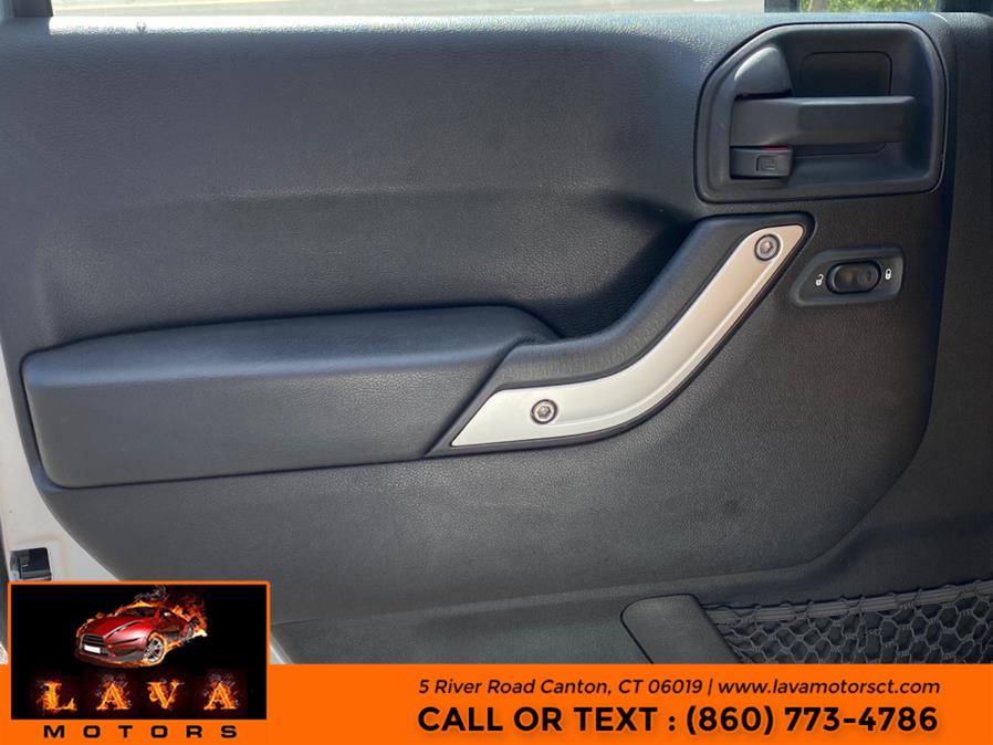 Used Jeep Wrangler 4WD 2dr Sahara 2011 | Lava Motors. Canton, Connecticut Used Jeep Wrangler 4WD 2dr Sahara 2011 | Lava Motors. Canton, Connecticut