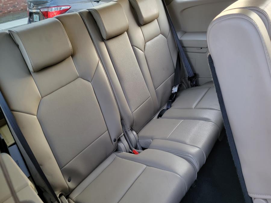 2011 Honda Pilot 4WD 4dr EX-L w/RES, available for sale in Milford, Connecticut | Adonai Auto Sales LLC. Milford, Connecticut 2011 Honda Pilot 4WD 4dr EX-L w/RES, available for sale in Milford, Connecticut | Adonai Auto Sales LLC. Milford, Connecticut