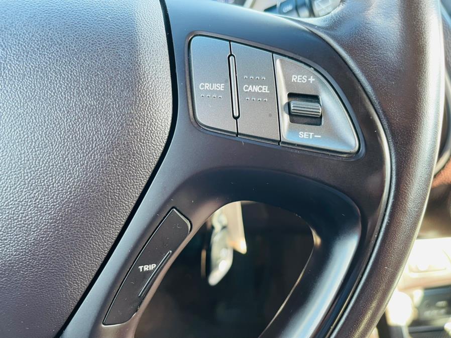 2015 Hyundai Tucson AWD 4dr SE, available for sale in New Britain, Connecticut | Supreme Automotive. New Britain, Connecticut 2015 Hyundai Tucson AWD 4dr SE, available for sale in New Britain, Connecticut | Supreme Automotive. New Britain, Connecticut