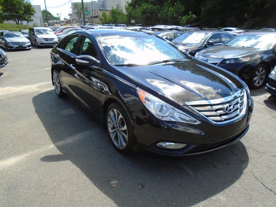 2013 Hyundai Sonata LIMITED, available for sale in Waterbury, Connecticut | Jim Juliani Motors. Waterbury, Connecticut