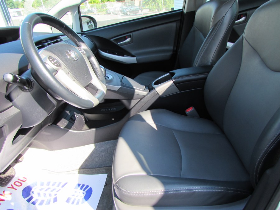 2014 Toyota Prius Plug-In 5dr HB Advanced (Natl), available for sale in Milford, Connecticut | Chip's Auto Sales Inc. Milford, Connecticut 2014 Toyota Prius Plug-In 5dr HB Advanced (Natl), available for sale in Milford, Connecticut | Chip's Auto Sales Inc. Milford, Connecticut