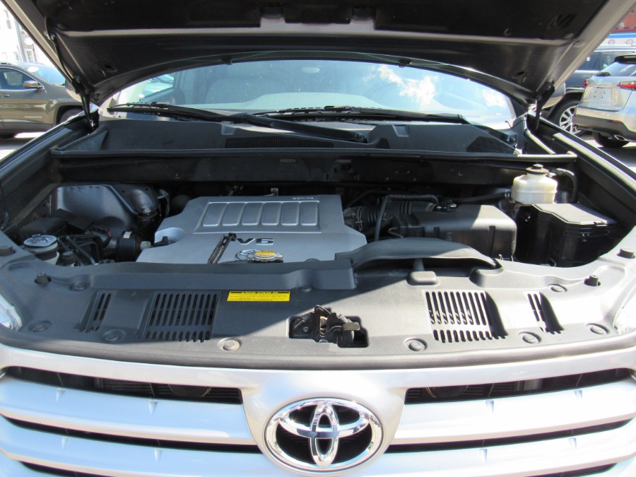 2013 Toyota Highlander Limited, available for sale in Worcester, Massachusetts | Hilario's Auto Sales Inc.. Worcester, Massachusetts 2013 Toyota Highlander Limited, available for sale in Worcester, Massachusetts | Hilario's Auto Sales Inc.. Worcester, Massachusetts
