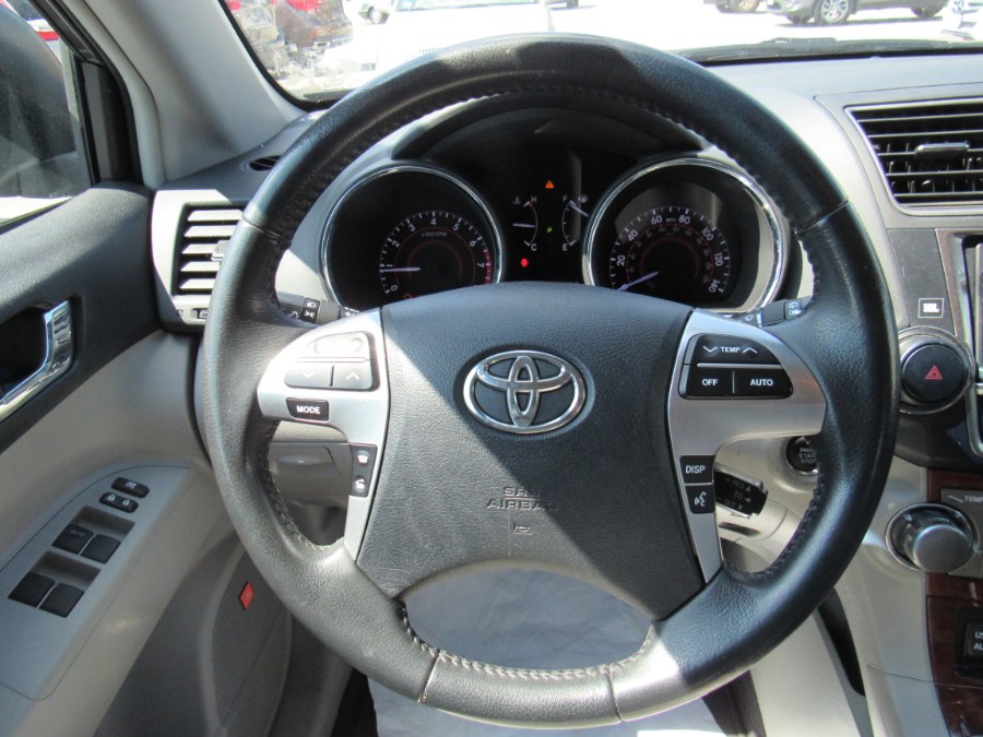 2013 Toyota Highlander Limited, available for sale in Worcester, Massachusetts | Hilario's Auto Sales Inc.. Worcester, Massachusetts 2013 Toyota Highlander Limited, available for sale in Worcester, Massachusetts | Hilario's Auto Sales Inc.. Worcester, Massachusetts
