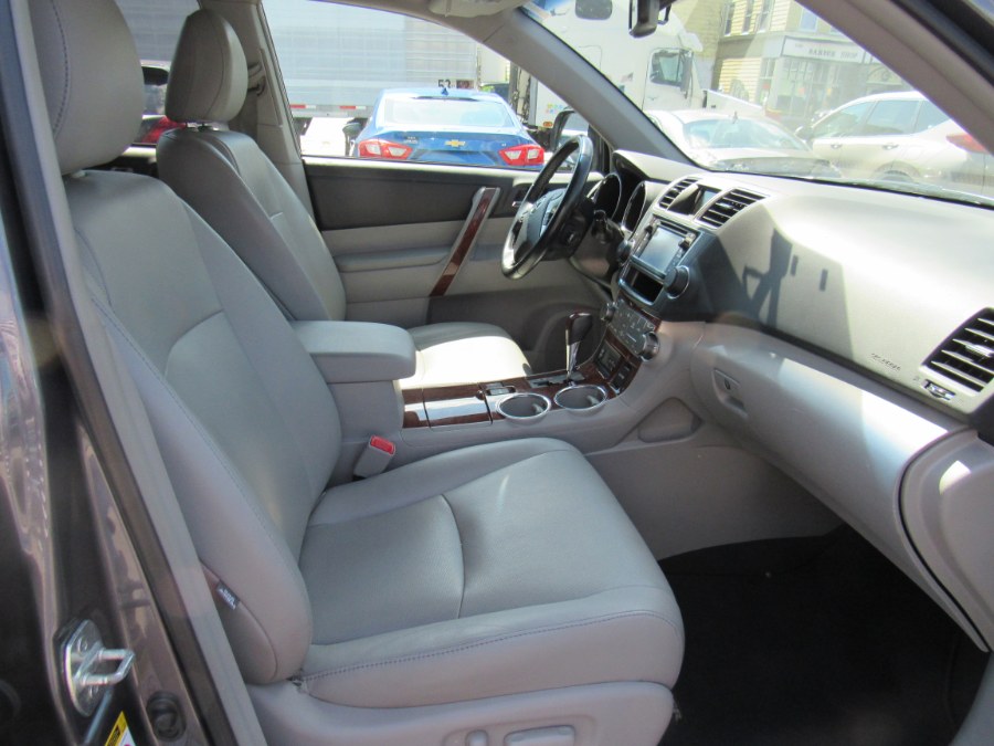 2013 Toyota Highlander Limited, available for sale in Worcester, Massachusetts | Hilario's Auto Sales Inc.. Worcester, Massachusetts 2013 Toyota Highlander Limited, available for sale in Worcester, Massachusetts | Hilario's Auto Sales Inc.. Worcester, Massachusetts