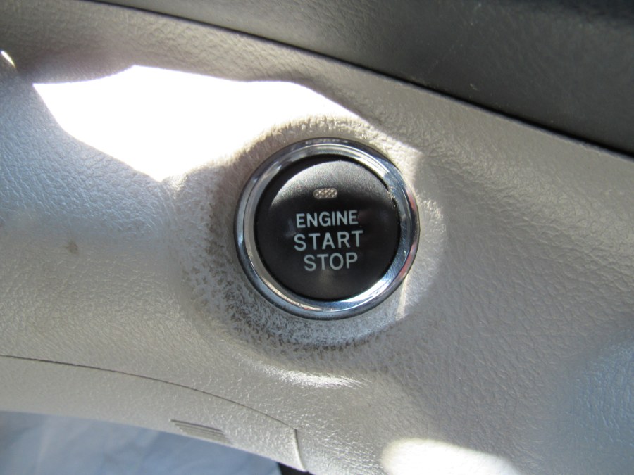 2013 Toyota Highlander Limited, available for sale in Worcester, Massachusetts | Hilario's Auto Sales Inc.. Worcester, Massachusetts 2013 Toyota Highlander Limited, available for sale in Worcester, Massachusetts | Hilario's Auto Sales Inc.. Worcester, Massachusetts
