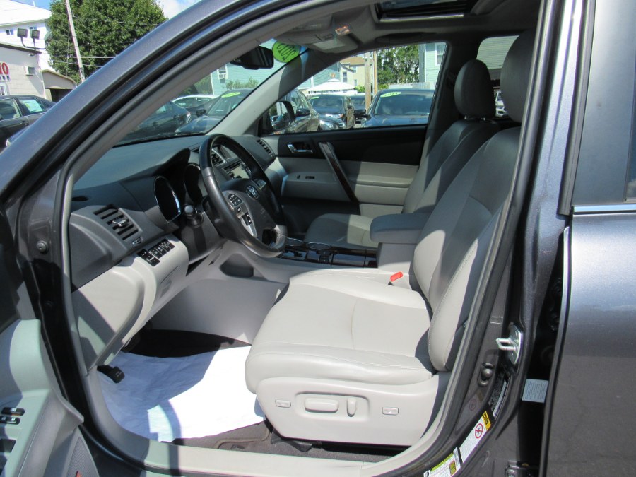 2013 Toyota Highlander Limited, available for sale in Worcester, Massachusetts | Hilario's Auto Sales Inc.. Worcester, Massachusetts 2013 Toyota Highlander Limited, available for sale in Worcester, Massachusetts | Hilario's Auto Sales Inc.. Worcester, Massachusetts