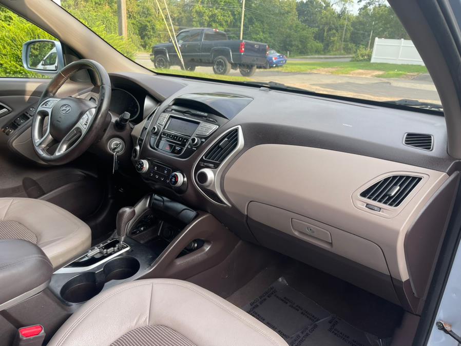 2010 Hyundai Tucson AWD 4dr I4 Auto GLS, available for sale in East Windsor, Connecticut | Toro Auto. East Windsor, Connecticut 2010 Hyundai Tucson AWD 4dr I4 Auto GLS, available for sale in East Windsor, Connecticut | Toro Auto. East Windsor, Connecticut