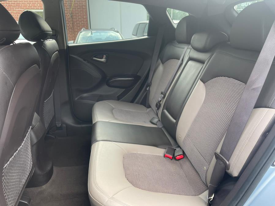 2010 Hyundai Tucson AWD 4dr I4 Auto GLS, available for sale in East Windsor, Connecticut | Toro Auto. East Windsor, Connecticut 2010 Hyundai Tucson AWD 4dr I4 Auto GLS, available for sale in East Windsor, Connecticut | Toro Auto. East Windsor, Connecticut