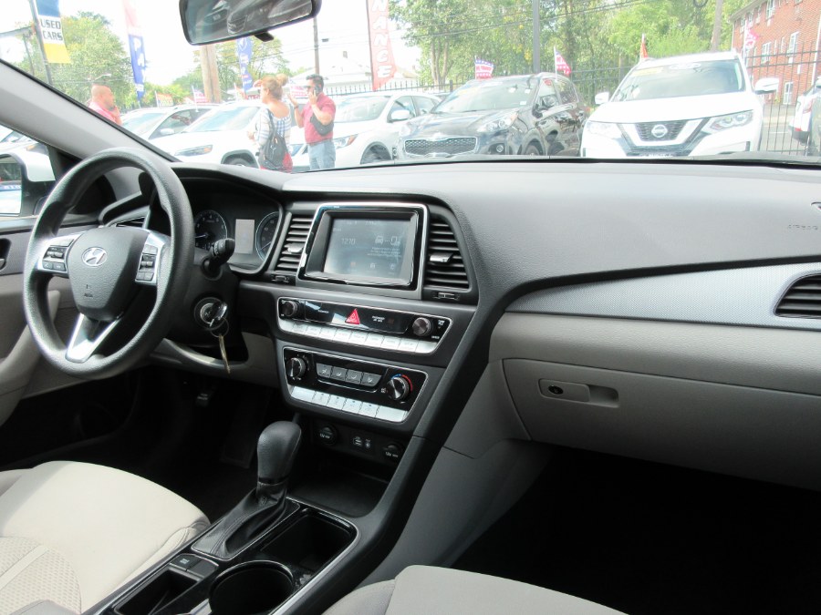Used Hyundai Sonata SE 2.4L 2019 | Route 27 Auto Mall. Linden, New Jersey Used Hyundai Sonata SE 2.4L 2019 | Route 27 Auto Mall. Linden, New Jersey