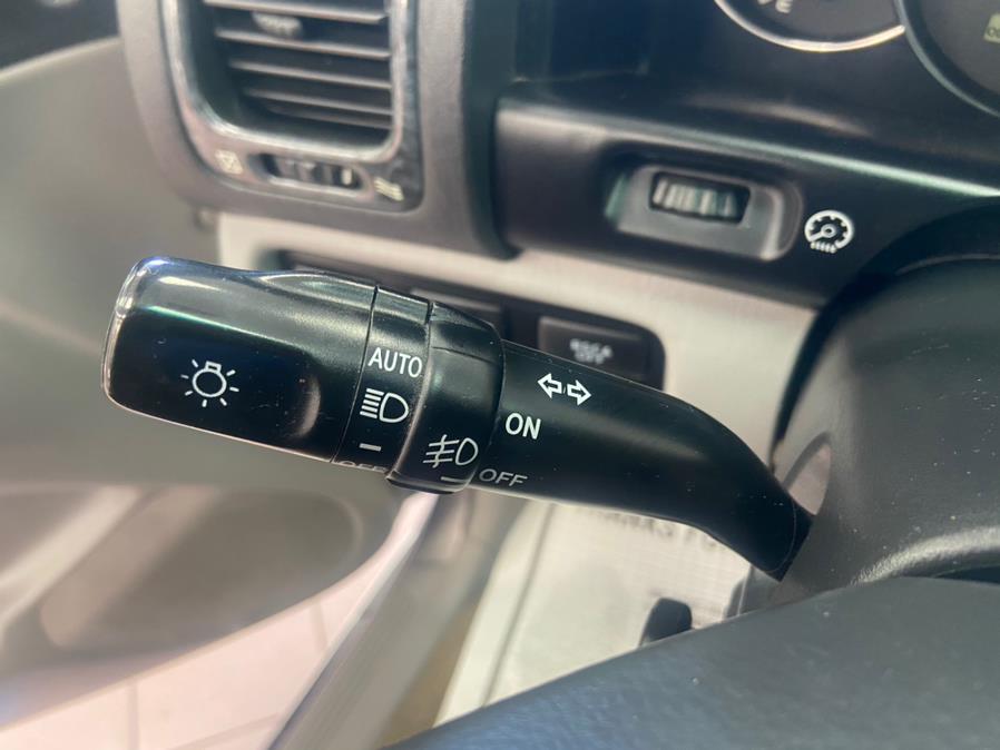 2005 Toyota Land Cruiser 4dr 4WD, available for sale in Massapequa Park, New York | Power Motors East. Massapequa Park, New York 2005 Toyota Land Cruiser 4dr 4WD, available for sale in Massapequa Park, New York | Power Motors East. Massapequa Park, New York