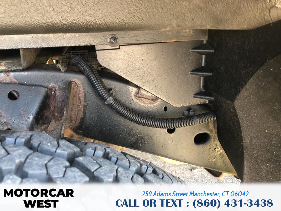 2011 Nissan Titan 4WD King Cab SWB SV, available for sale in Manchester, Connecticut | Motorcar West. Manchester, Connecticut 2011 Nissan Titan 4WD King Cab SWB SV, available for sale in Manchester, Connecticut | Motorcar West. Manchester, Connecticut