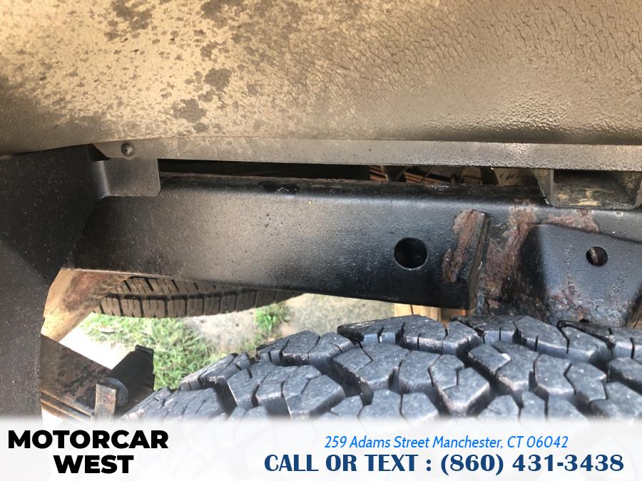 2011 Nissan Titan 4WD King Cab SWB SV, available for sale in Manchester, Connecticut | Motorcar West. Manchester, Connecticut 2011 Nissan Titan 4WD King Cab SWB SV, available for sale in Manchester, Connecticut | Motorcar West. Manchester, Connecticut