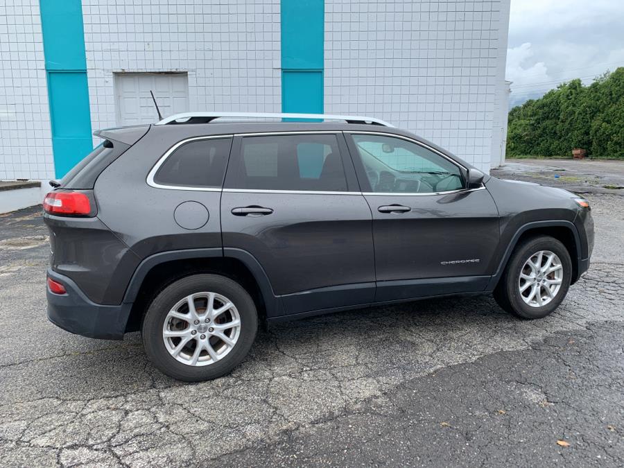 2016 Jeep Cherokee 4WD 4dr Latitude, available for sale in Milford, Connecticut | Dealertown Auto Wholesalers. Milford, Connecticut 2016 Jeep Cherokee 4WD 4dr Latitude, available for sale in Milford, Connecticut | Dealertown Auto Wholesalers. Milford, Connecticut