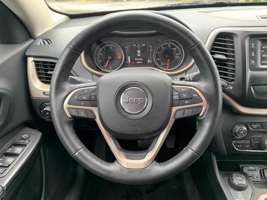 2016 Jeep Cherokee 4WD 4dr Latitude, available for sale in Milford, Connecticut | Dealertown Auto Wholesalers. Milford, Connecticut 2016 Jeep Cherokee 4WD 4dr Latitude, available for sale in Milford, Connecticut | Dealertown Auto Wholesalers. Milford, Connecticut