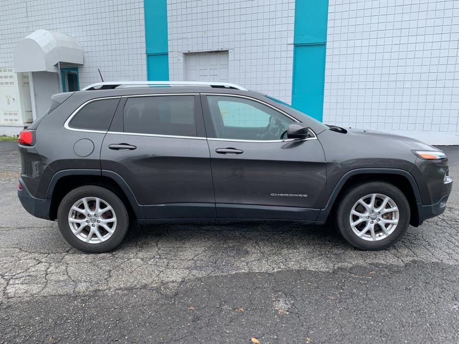 2016 Jeep Cherokee 4WD 4dr Latitude, available for sale in Milford, Connecticut | Dealertown Auto Wholesalers. Milford, Connecticut 2016 Jeep Cherokee 4WD 4dr Latitude, available for sale in Milford, Connecticut | Dealertown Auto Wholesalers. Milford, Connecticut