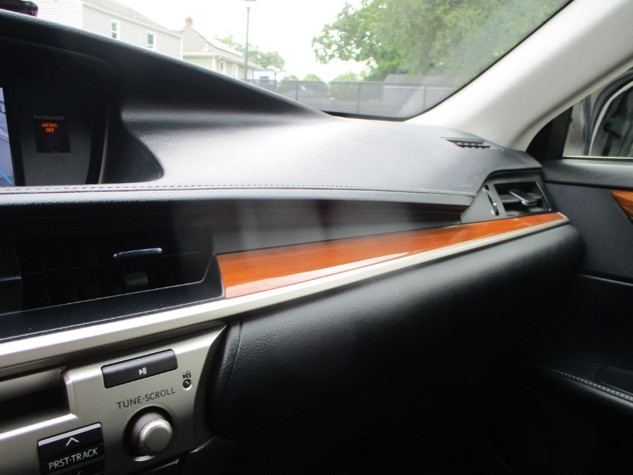2013 Lexus ES 300h 4dr Sdn Hybrid, available for sale in Massapequa, New York | South Shore Auto Brokers & Sales. Massapequa, New York 2013 Lexus ES 300h 4dr Sdn Hybrid, available for sale in Massapequa, New York | South Shore Auto Brokers & Sales. Massapequa, New York