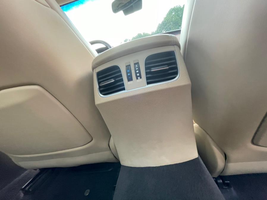 Used Hyundai Genesis 4dr Sdn V8 5.0L RWD 2015 | Auto Match LLC. Waterbury, Connecticut Used Hyundai Genesis 4dr Sdn V8 5.0L RWD 2015 | Auto Match LLC. Waterbury, Connecticut