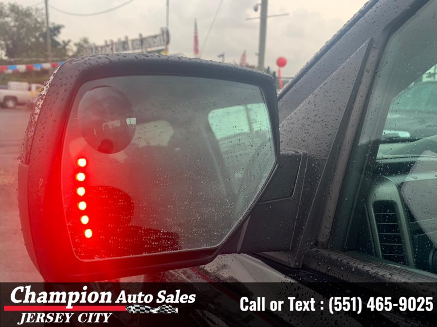 Used GMC Sierra 1500 4WD Crew Cab 143.5" SLT 2017 | Champion Auto Sales of JC. Jersey City, New Jersey Used GMC Sierra 1500 4WD Crew Cab 143.5" SLT 2017 | Champion Auto Sales of JC. Jersey City, New Jersey