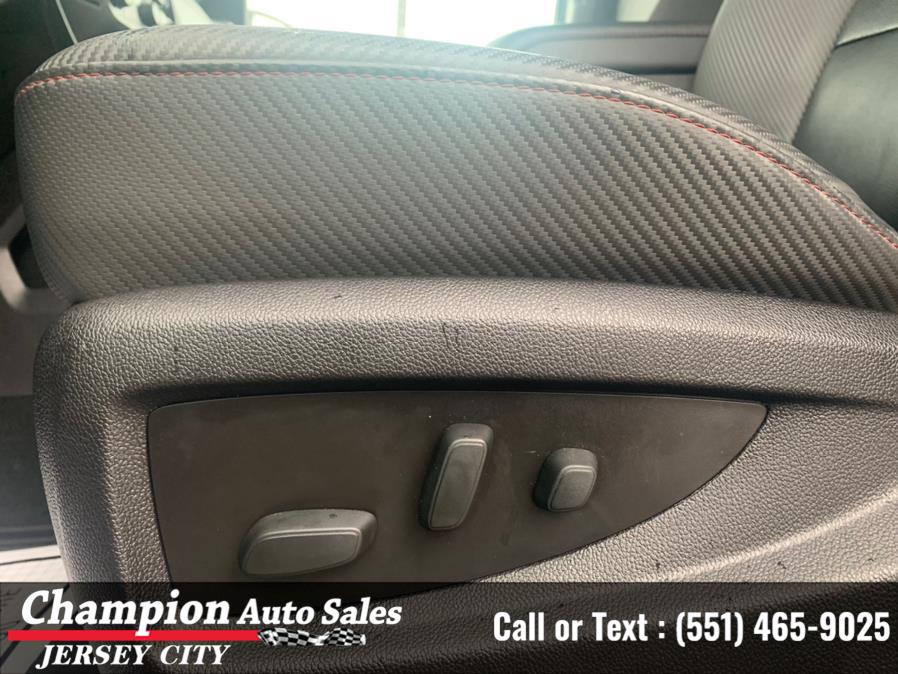Used GMC Sierra 1500 4WD Crew Cab 143.5" SLT 2017 | Champion Auto Sales of JC. Jersey City, New Jersey Used GMC Sierra 1500 4WD Crew Cab 143.5" SLT 2017 | Champion Auto Sales of JC. Jersey City, New Jersey