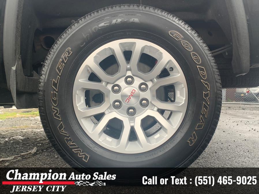 Used GMC Sierra 1500 4WD Crew Cab 143.5" SLT 2017 | Champion Auto Sales of JC. Jersey City, New Jersey Used GMC Sierra 1500 4WD Crew Cab 143.5" SLT 2017 | Champion Auto Sales of JC. Jersey City, New Jersey