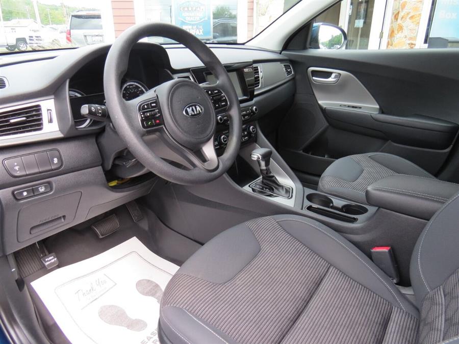 Used Kia Niro FE 4dr Crossover 2017 | Lake City Exports Inc. Auburn, Maine Used Kia Niro FE 4dr Crossover 2017 | Lake City Exports Inc. Auburn, Maine