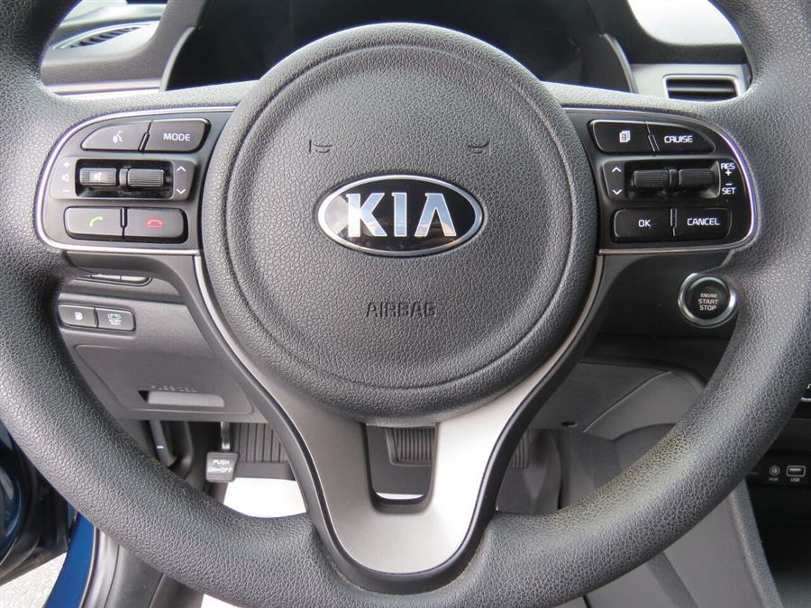 Used Kia Niro FE 4dr Crossover 2017 | Lake City Exports Inc. Auburn, Maine Used Kia Niro FE 4dr Crossover 2017 | Lake City Exports Inc. Auburn, Maine