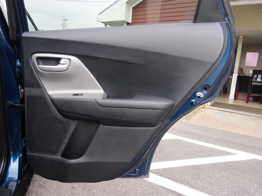 Used Kia Niro FE 4dr Crossover 2017 | Lake City Exports Inc. Auburn, Maine Used Kia Niro FE 4dr Crossover 2017 | Lake City Exports Inc. Auburn, Maine