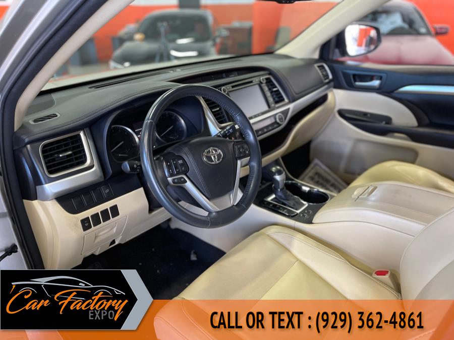 Used Toyota Highlander AWD 4dr V6 XLE (Natl) 2016 | Car Factory Inc.. Bronx, New York Used Toyota Highlander AWD 4dr V6 XLE (Natl) 2016 | Car Factory Inc.. Bronx, New York