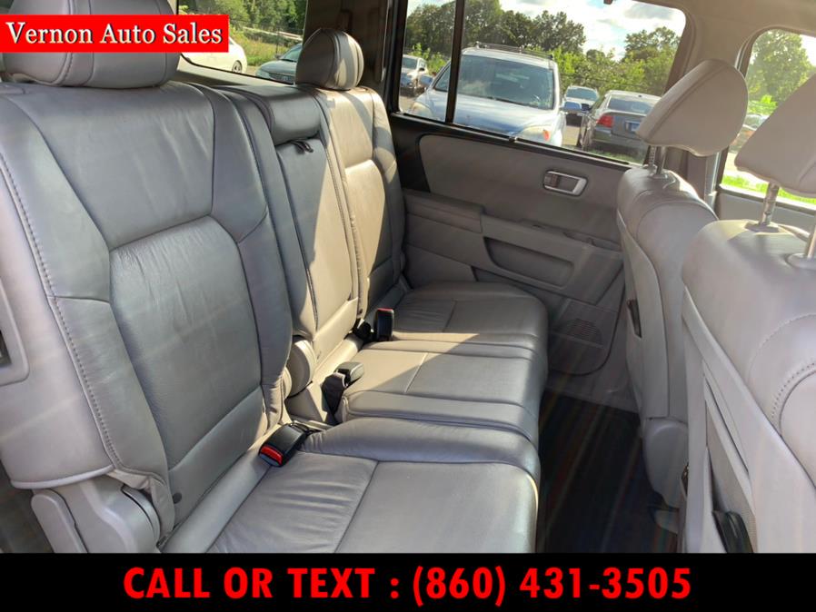 2011 Honda Pilot 4WD 4dr Touring w/RES & Navi, available for sale in Manchester, Connecticut | Vernon Auto Sale & Service. Manchester, Connecticut 2011 Honda Pilot 4WD 4dr Touring w/RES & Navi, available for sale in Manchester, Connecticut | Vernon Auto Sale & Service. Manchester, Connecticut