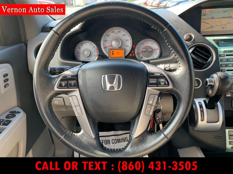 2011 Honda Pilot 4WD 4dr Touring w/RES & Navi, available for sale in Manchester, Connecticut | Vernon Auto Sale & Service. Manchester, Connecticut 2011 Honda Pilot 4WD 4dr Touring w/RES & Navi, available for sale in Manchester, Connecticut | Vernon Auto Sale & Service. Manchester, Connecticut