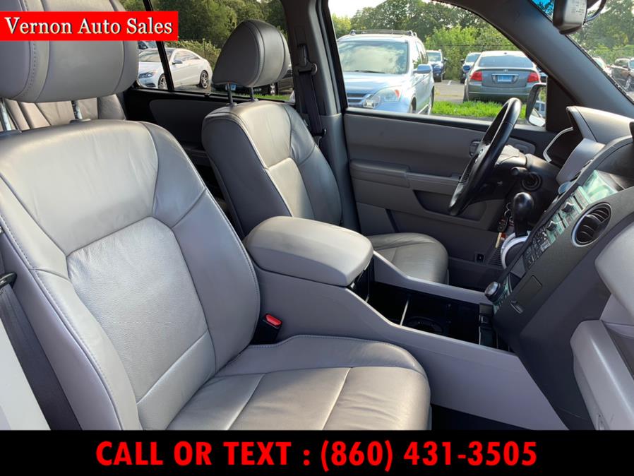 2011 Honda Pilot 4WD 4dr Touring w/RES & Navi, available for sale in Manchester, Connecticut | Vernon Auto Sale & Service. Manchester, Connecticut 2011 Honda Pilot 4WD 4dr Touring w/RES & Navi, available for sale in Manchester, Connecticut | Vernon Auto Sale & Service. Manchester, Connecticut