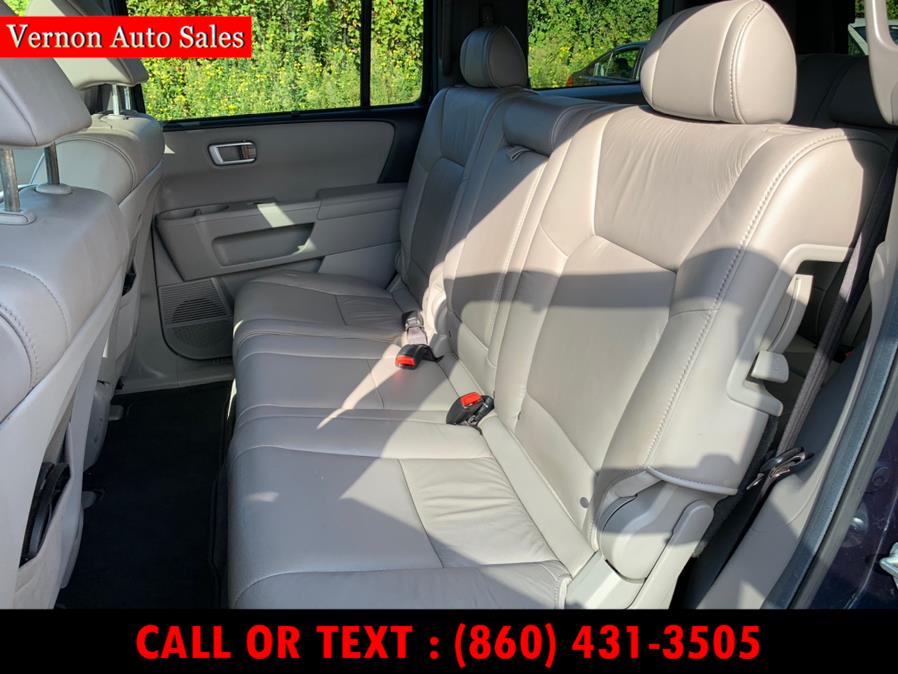 2011 Honda Pilot 4WD 4dr Touring w/RES & Navi, available for sale in Manchester, Connecticut | Vernon Auto Sale & Service. Manchester, Connecticut 2011 Honda Pilot 4WD 4dr Touring w/RES & Navi, available for sale in Manchester, Connecticut | Vernon Auto Sale & Service. Manchester, Connecticut