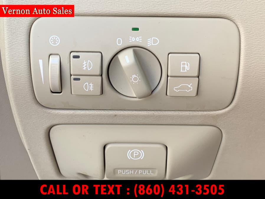 2009 Volvo XC70 4dr Wgn 3.2L w/Sunroof, available for sale in Manchester, Connecticut | Vernon Auto Sale & Service. Manchester, Connecticut 2009 Volvo XC70 4dr Wgn 3.2L w/Sunroof, available for sale in Manchester, Connecticut | Vernon Auto Sale & Service. Manchester, Connecticut
