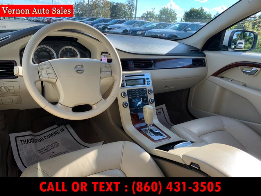 2009 Volvo XC70 4dr Wgn 3.2L w/Sunroof, available for sale in Manchester, Connecticut | Vernon Auto Sale & Service. Manchester, Connecticut 2009 Volvo XC70 4dr Wgn 3.2L w/Sunroof, available for sale in Manchester, Connecticut | Vernon Auto Sale & Service. Manchester, Connecticut