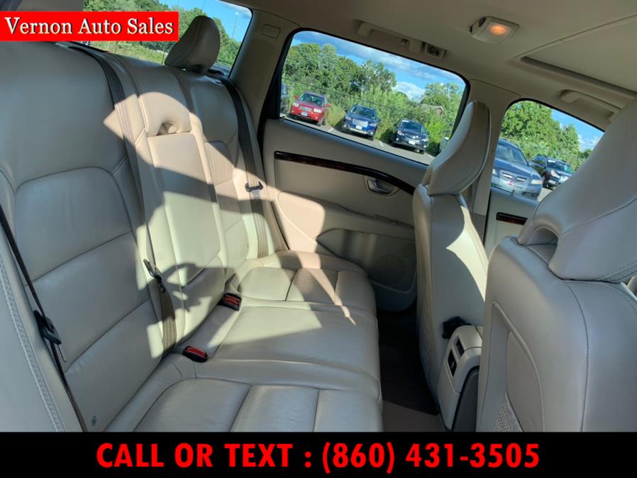 2009 Volvo XC70 4dr Wgn 3.2L w/Sunroof, available for sale in Manchester, Connecticut | Vernon Auto Sale & Service. Manchester, Connecticut 2009 Volvo XC70 4dr Wgn 3.2L w/Sunroof, available for sale in Manchester, Connecticut | Vernon Auto Sale & Service. Manchester, Connecticut